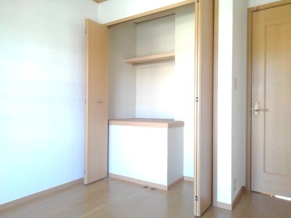 ラシーヌ弐番館の物件内観写真